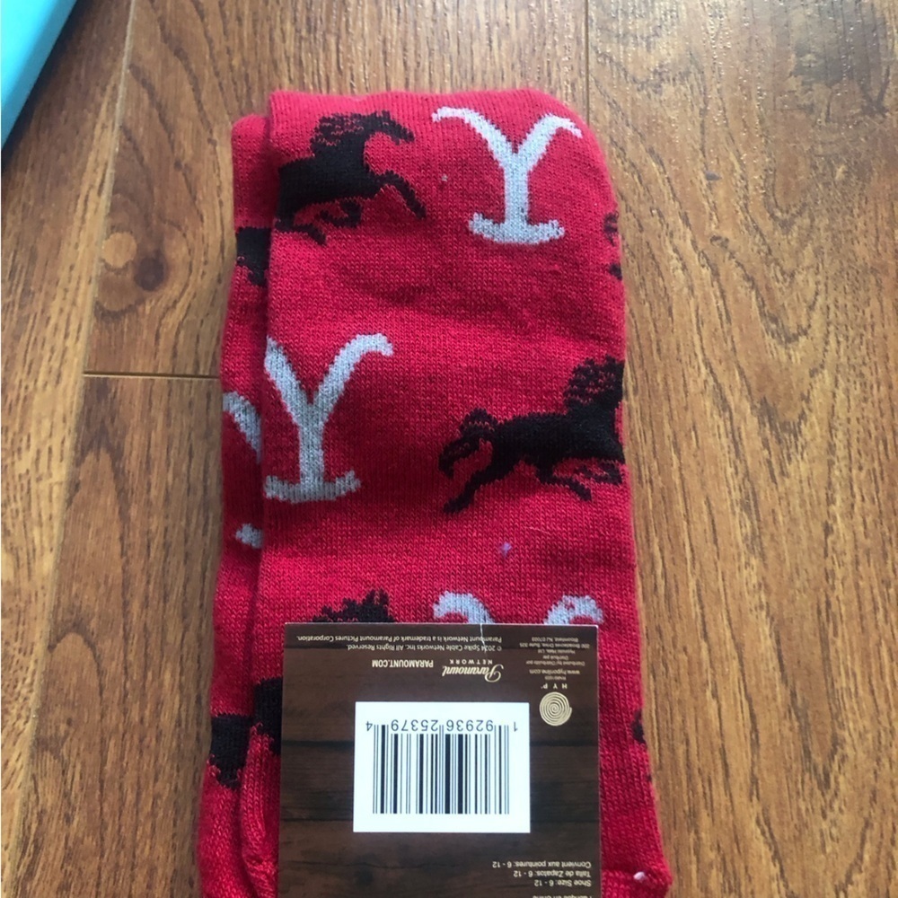 Yellowstone red horse crew socks - Picture 2 of 2